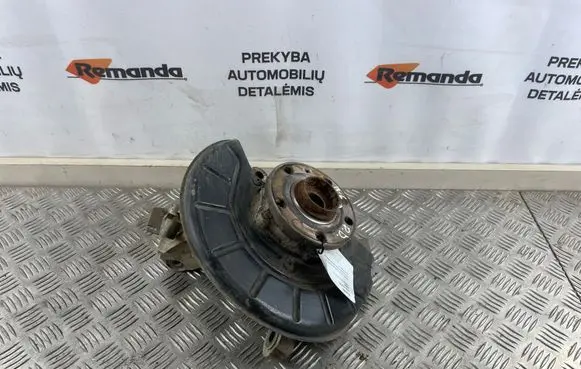 Volkswagen PASSAT B6 Front wheel hub