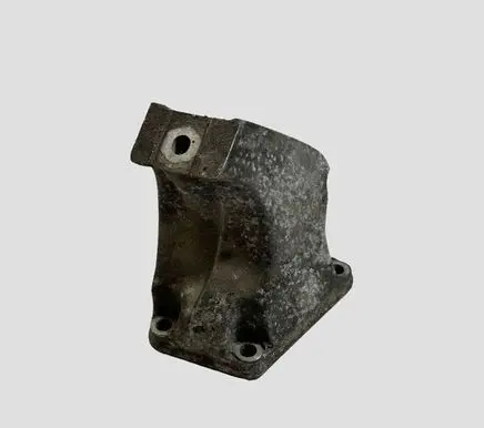 Audi A8 S8 D2 4D Engine mounting bracket 4D0199306A