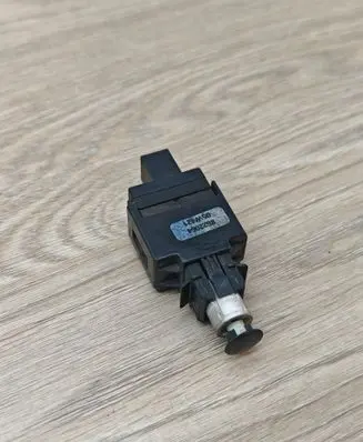 Volvo V70 Brake pedal sensor switch 8622064 05W421