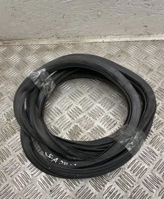 Seat Altea XL Front door rubber seal 