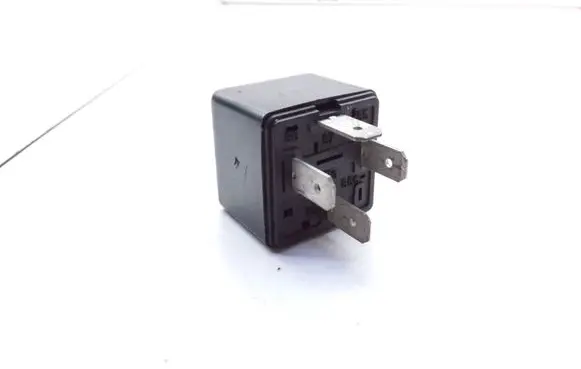 Skoda Octavia Mk1 (1U) Other relay 6U0906061A 9445111
