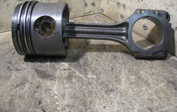 Audi 100 S4 C4 Piston with connecting rod 046CANTSVAISTIKLIO