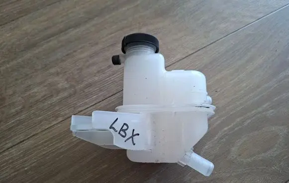 Lexus LBX Coolant expansion tank/reservoir 
