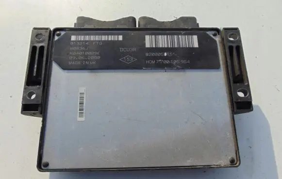 Renault Megane I Engine control unit/module 7700105954