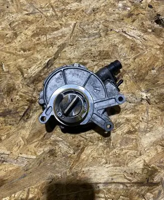 BMW 5 F10 F11 Vacuum pump 8605976 68739010 116686