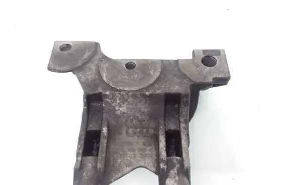 Volkswagen Transporter - Caravelle T5 Engine mounting bracket 070199343A