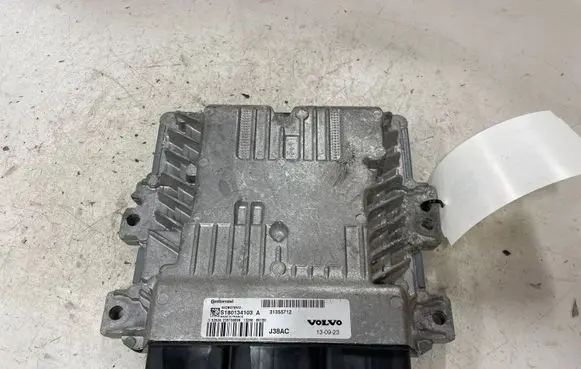 Volvo V40 Engine control unit/module S180134103A 31355712 235708698
