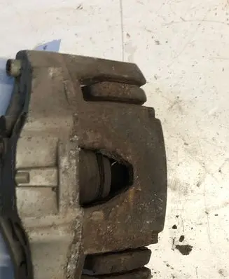 Front brake caliper