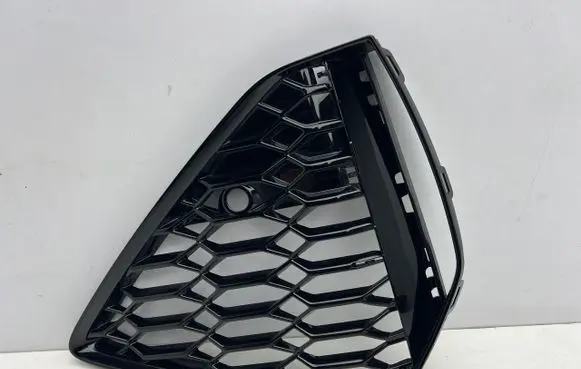 Audi RS6 C8 Front bumper lower grill 4K8807681D