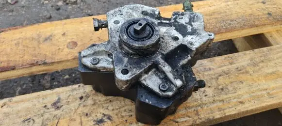 Volvo V70 Fuel injection high pressure pump 0445010111