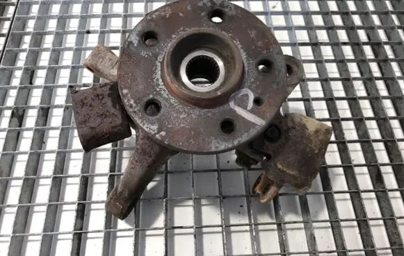 Mercedes-Benz Vito Viano W638 Front wheel hub spindle knuckle