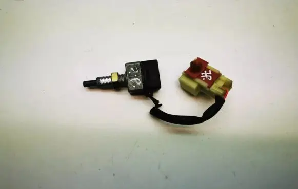 Hyundai Santa Fe Clutch pedal sensor 9384038000