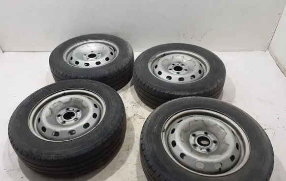 Renault Trafic III (X82) R17 alloy rim 