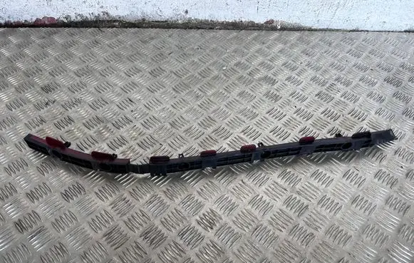 Rear bumper mounting bracket