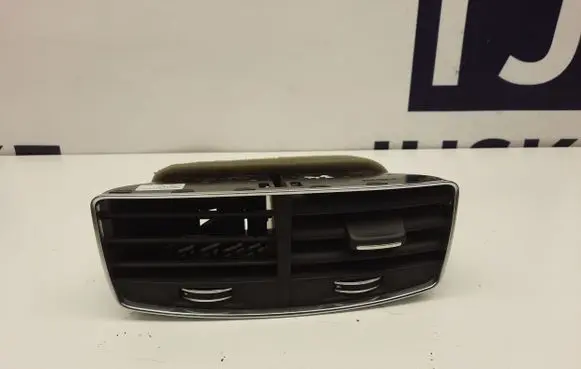 Rear air vent grill