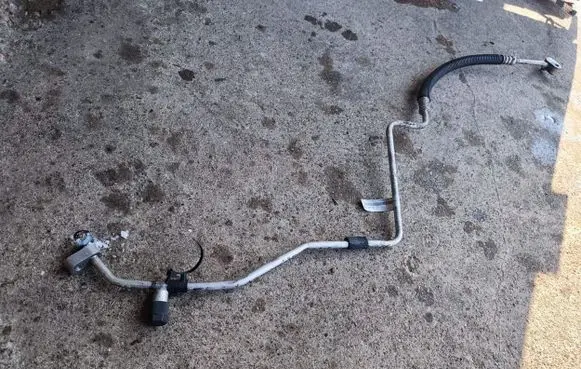 Chrysler 300 - 300C Air conditioning (A/C) pipe/hose