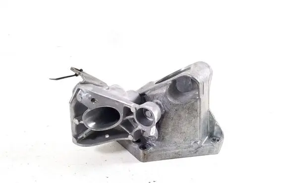 Volvo XC40 Engine mounting bracket 32428049