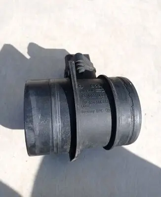 Volkswagen Touran I Mass air flow meter 0281002461