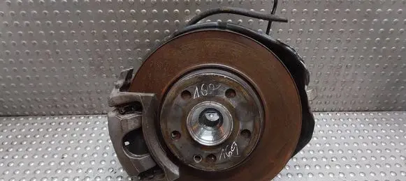 Mercedes-Benz A W169 Front wheel hub spindle knuckle 6904