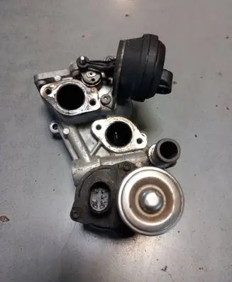 BMW 5 E34 EGR valve 11725507 0280751016