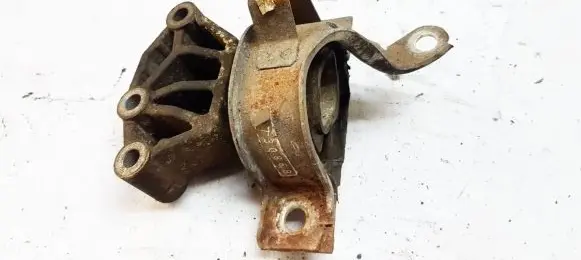 Fiat Panda II Engine mount bracket