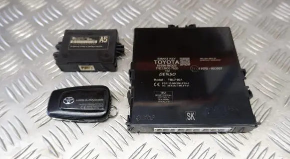Toyota Highlander XU70 Engine ECU kit and lock set 899900E320 8978406040
