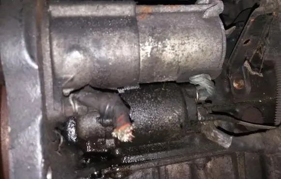 Opel Zafira B Starter motor 55556092