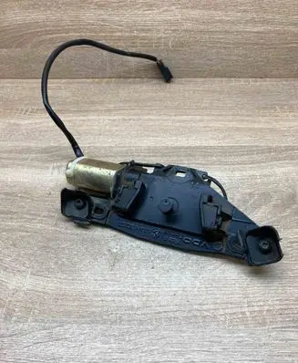 BMW 5 E39 Tailgate/trunk/boot lock/catch/latch 8362371