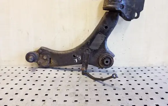 Volvo XC70 Front lower control arm/wishbone