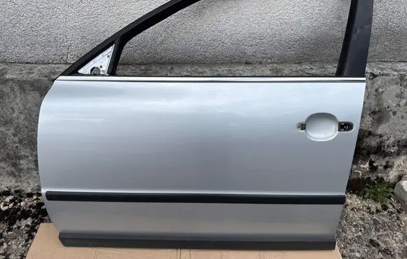 Volkswagen PASSAT B5.5 Front door 
