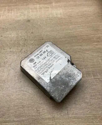 Volkswagen Transporter - Caravelle T5 Airbag control unit/module 1C0909605A 5WK43122