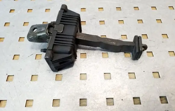 Toyota Avensis T250 Front door check strap stopper