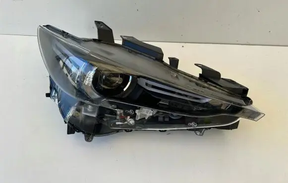 Mazda CX-5 Headlight/headlamp 8272354400