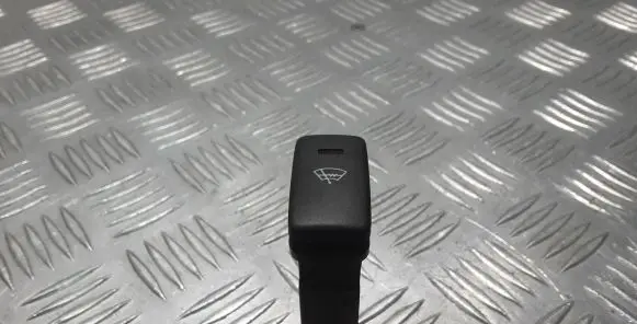 Lexus IS 220D-250-350 Windscreen/window heater switch 15A280