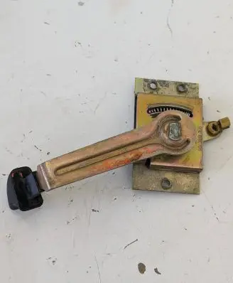 Opel Combo B Front door lock 90389166