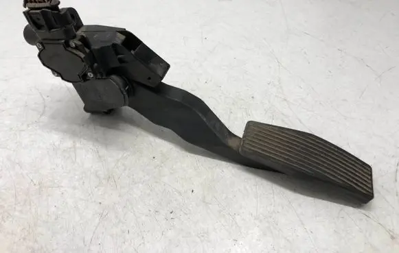 Opel Zafira A Accelerator throttle pedal 0281002298 18706862 90581208