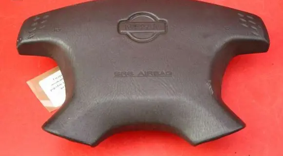 Nissan Maxima Steering wheel airbag