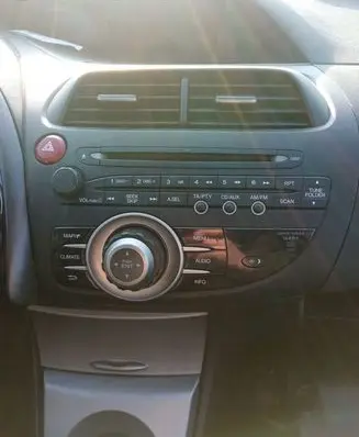 Honda Civic Radio/CD/DVD/GPS head unit 21345321
