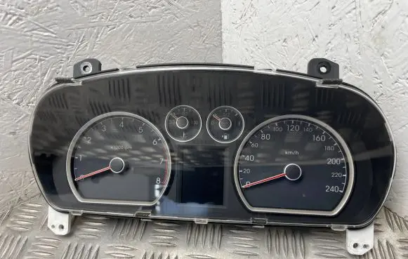 Hyundai i30 Speedometer (instrument cluster) 940032L425