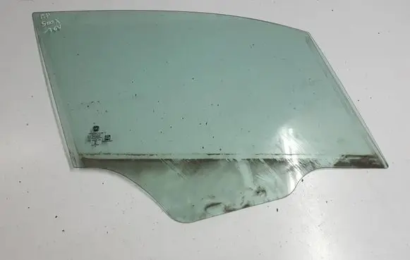 Fiat 500X Front door window glass four-door 