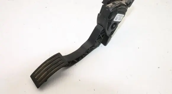 Ford Focus Accelerator throttle pedal EV619F836AA
