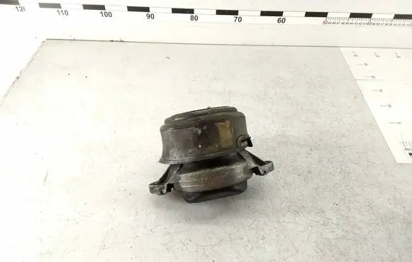 Mercedes-Benz E W212 Engine mount bracket A2122403317 B143596