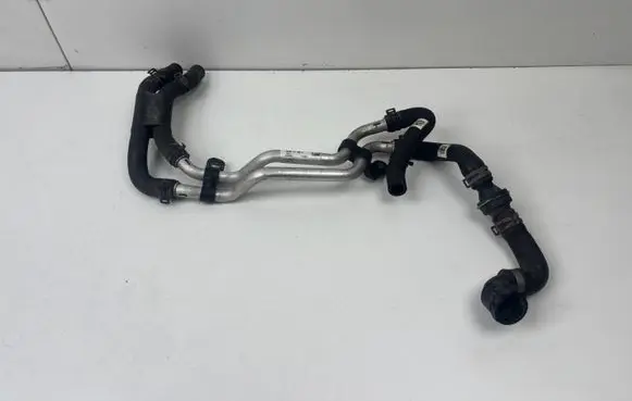 Engine coolant pipe/hose