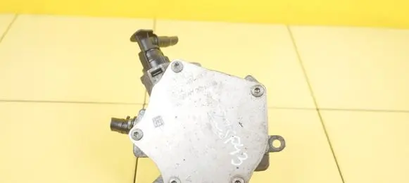 Ford Focus Vacuum pump BM5G2A451FB JQDB