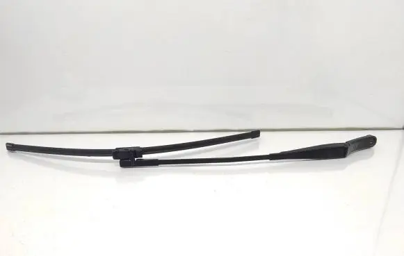 Volkswagen Golf Plus Front wiper blade arm 5M0955409A