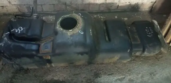 Nissan Titan Fuel tank 1121000