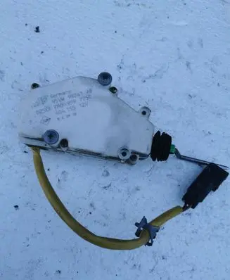 Ford Galaxy Central locking vacuum pump 7M0959775C