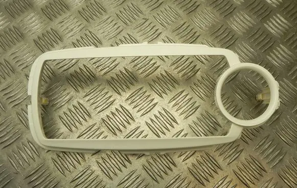 Radio/GPS head unit trim