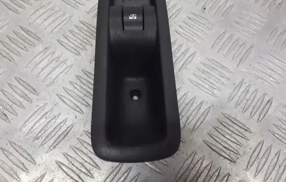 Renault Megane II Electric window control switch 156015540