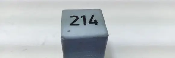 Volkswagen PASSAT B5 Other relay 443951253K